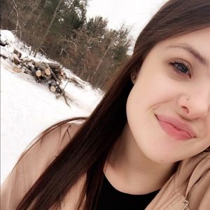 Meet your Posher, Alyssa